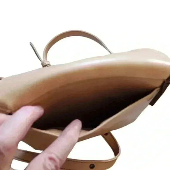 Matt & Nat Moxy Bag Crossbody Purse Adjustable Strap Faux Leather Beige Women - Picture 7 of 16